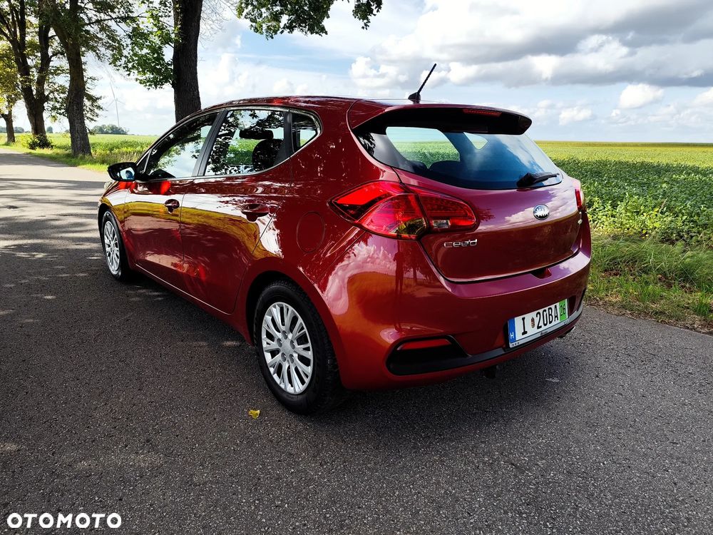 Kia Ceed 1.6 CRDi 128 ISG Platinum Edition - 3