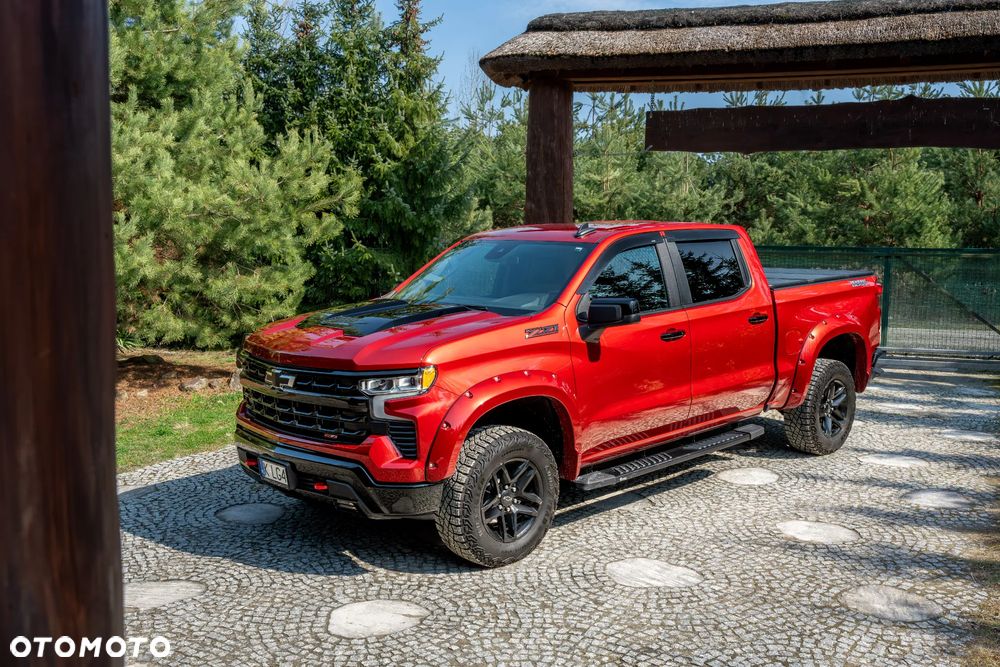 Chevrolet Silverado - 4