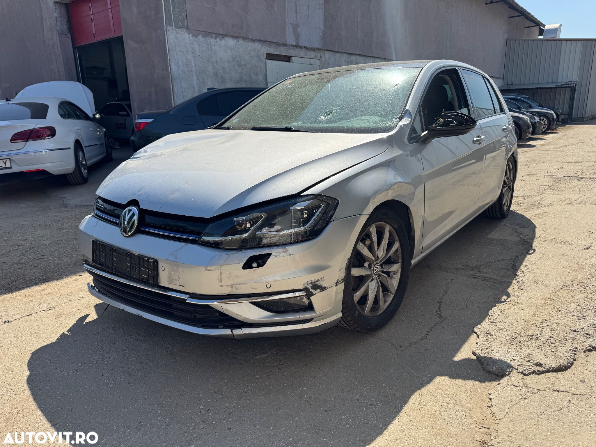 Volkswagen Golf 1.5 TSI DSG Highline - 1