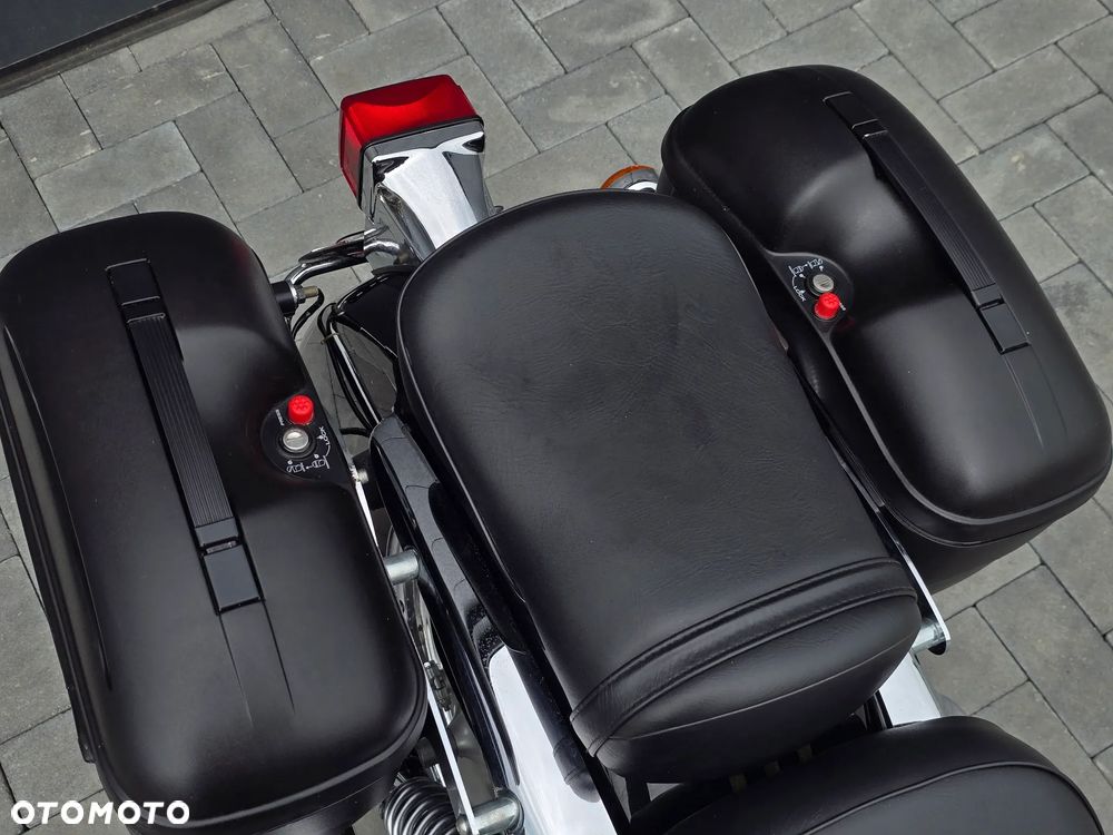 Suzuki Intruder - 32