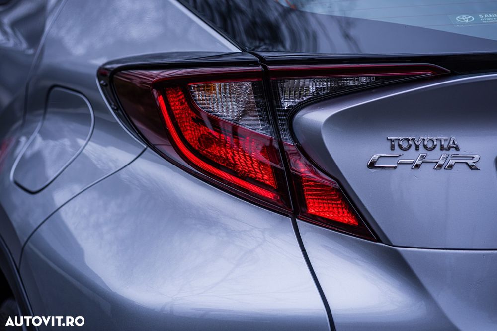 Toyota C-HR 1.8 HSD 4x2 CVT C-ult LED - 19
