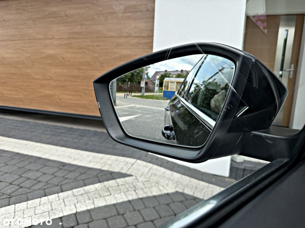 Skoda Superb 2.0 TDI Premium Edition - 31
