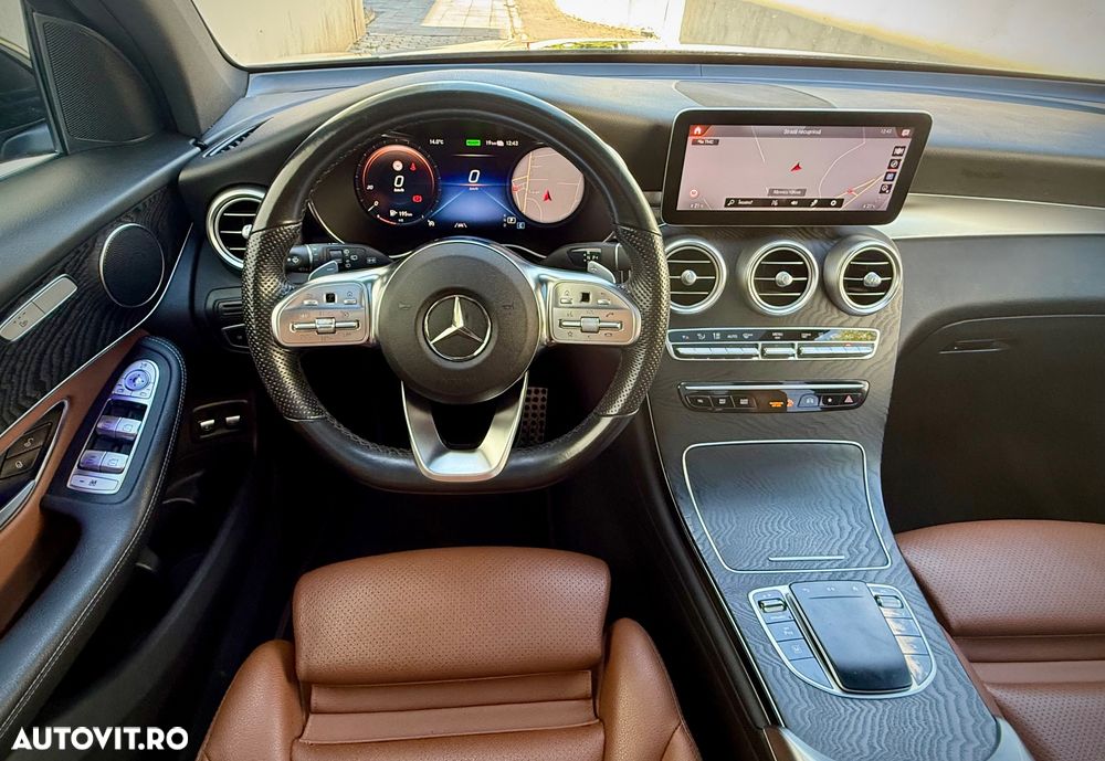Mercedes-Benz GLC 300 e 4Matic 9G-TRONIC AMG Line Advanced - 3