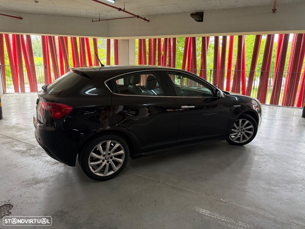 Alfa Romeo Giulietta 1.6 JTDM Veloce - 5