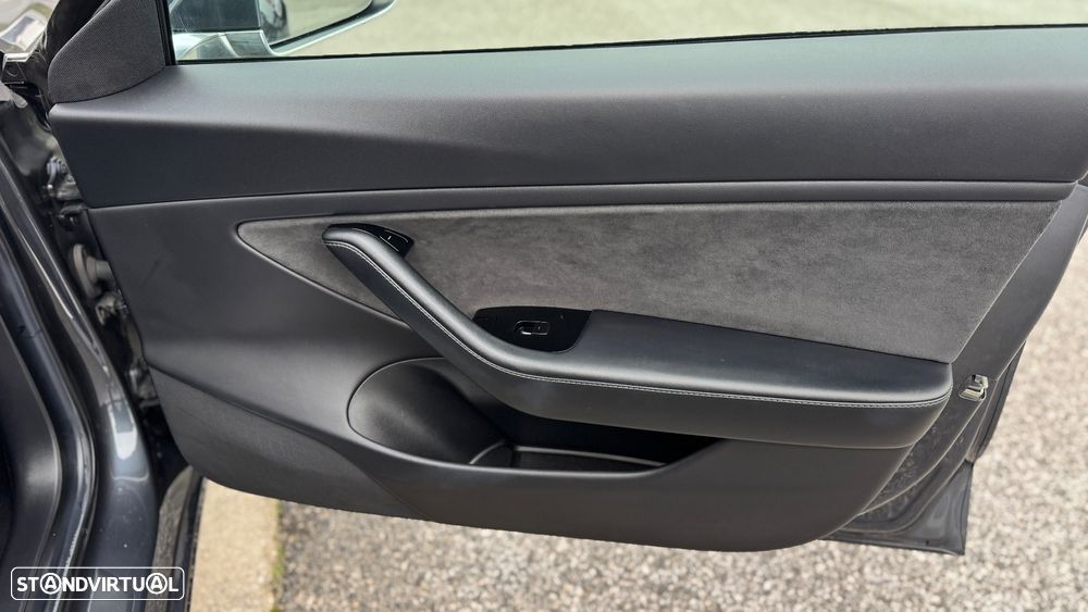 Tesla Model 3 Long-Range Dual Motor AWD - 19