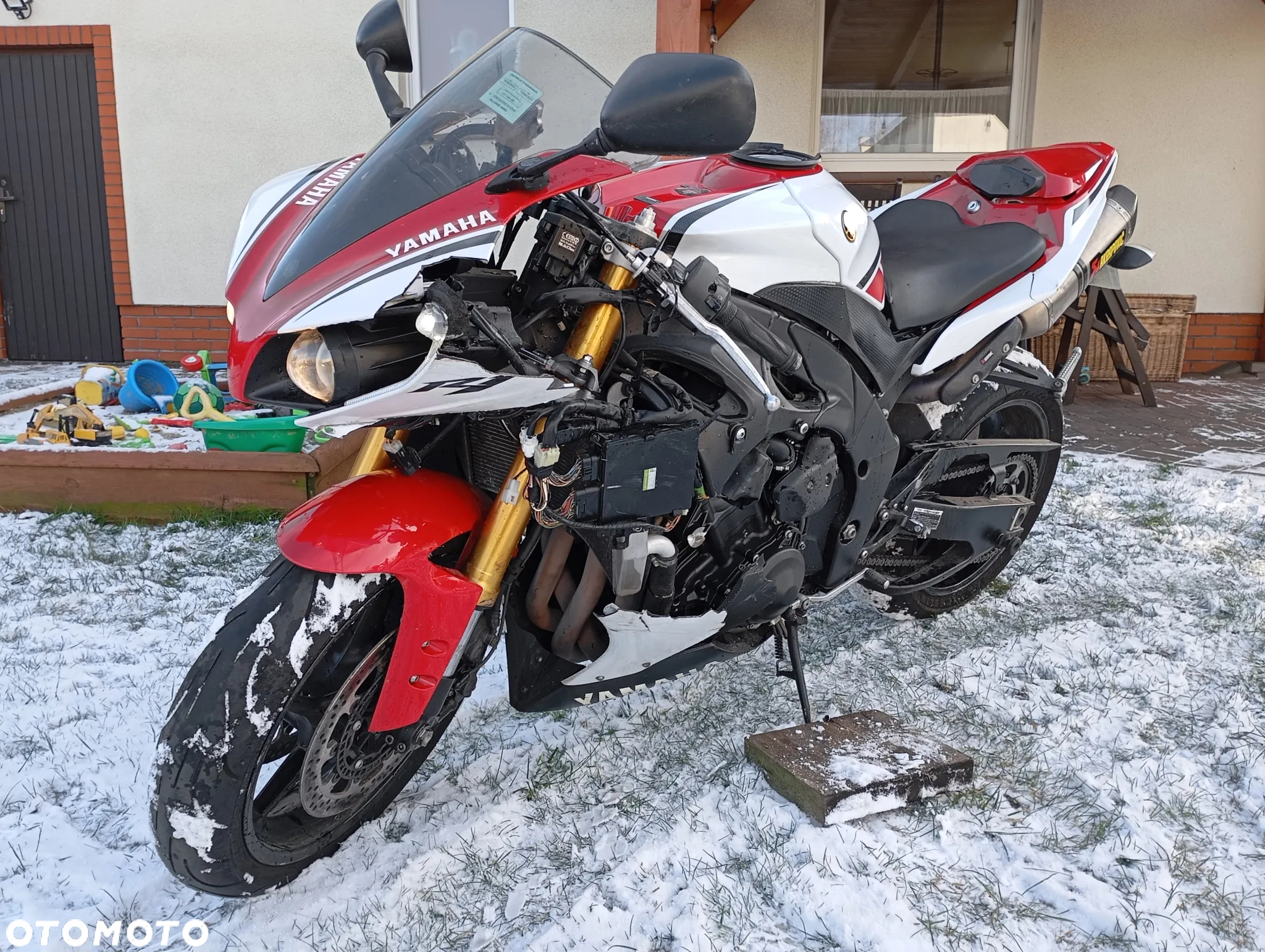 Yamaha R1 - 7