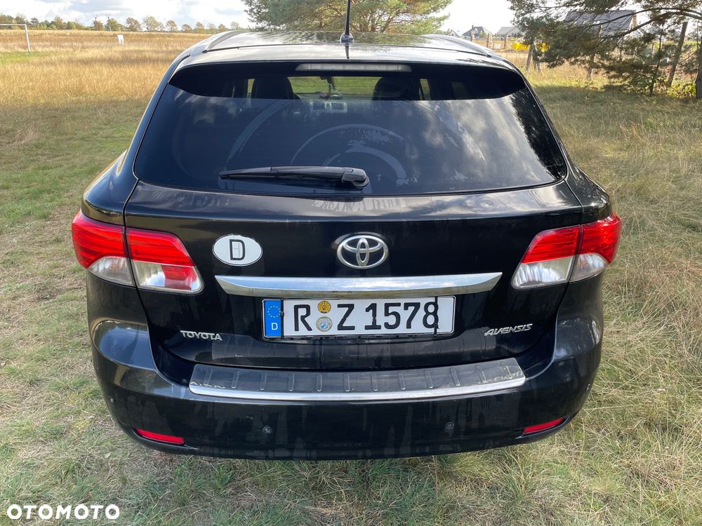 Toyota Avensis - 8