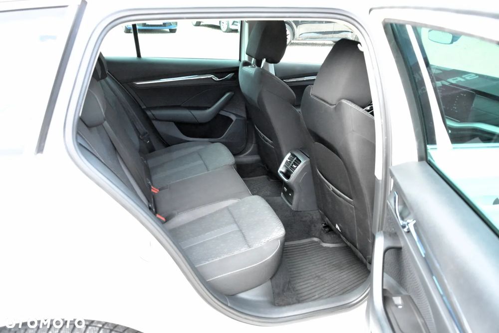 Skoda Octavia 2.0 TDI SCR Style DSG - 39