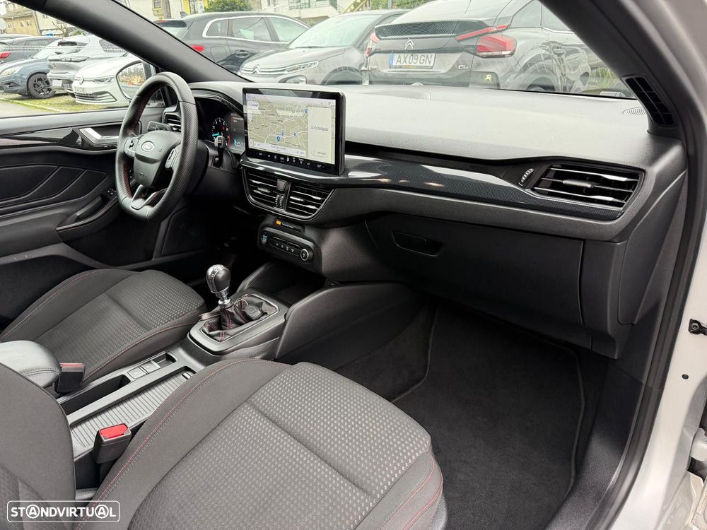 Ford Focus 1.0 EcoBoost MHEV ST-Line - 15