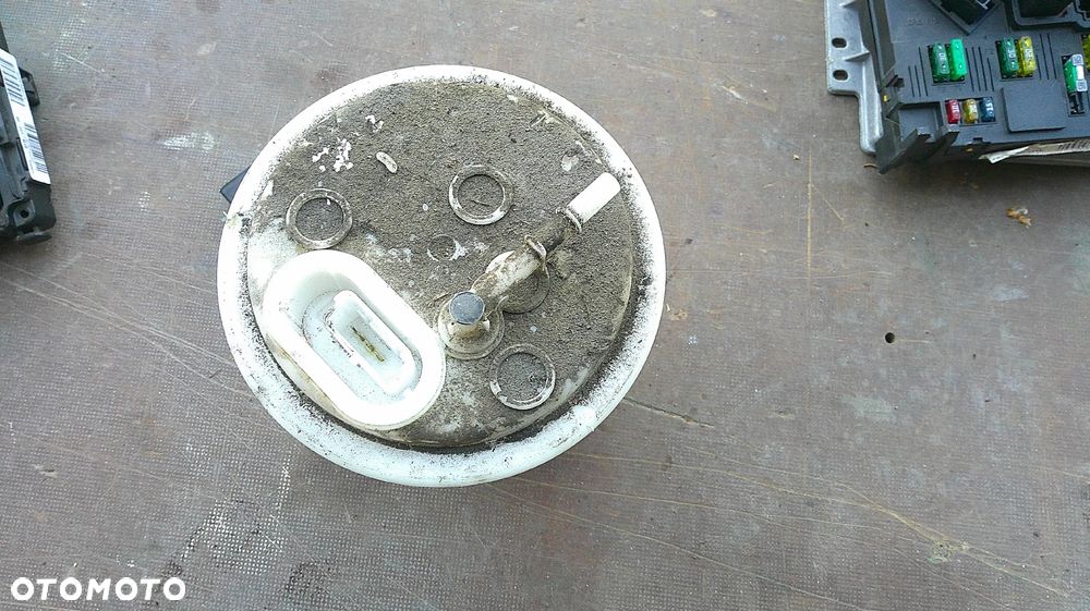 PEUGEOT 407 2.0 16V POMPA PALIWA - 1