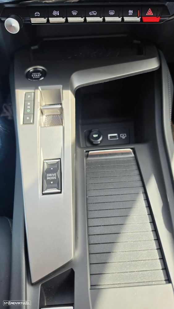 Peugeot 308 1.6 Hybrid Allure Pack e-EAT8 - 28