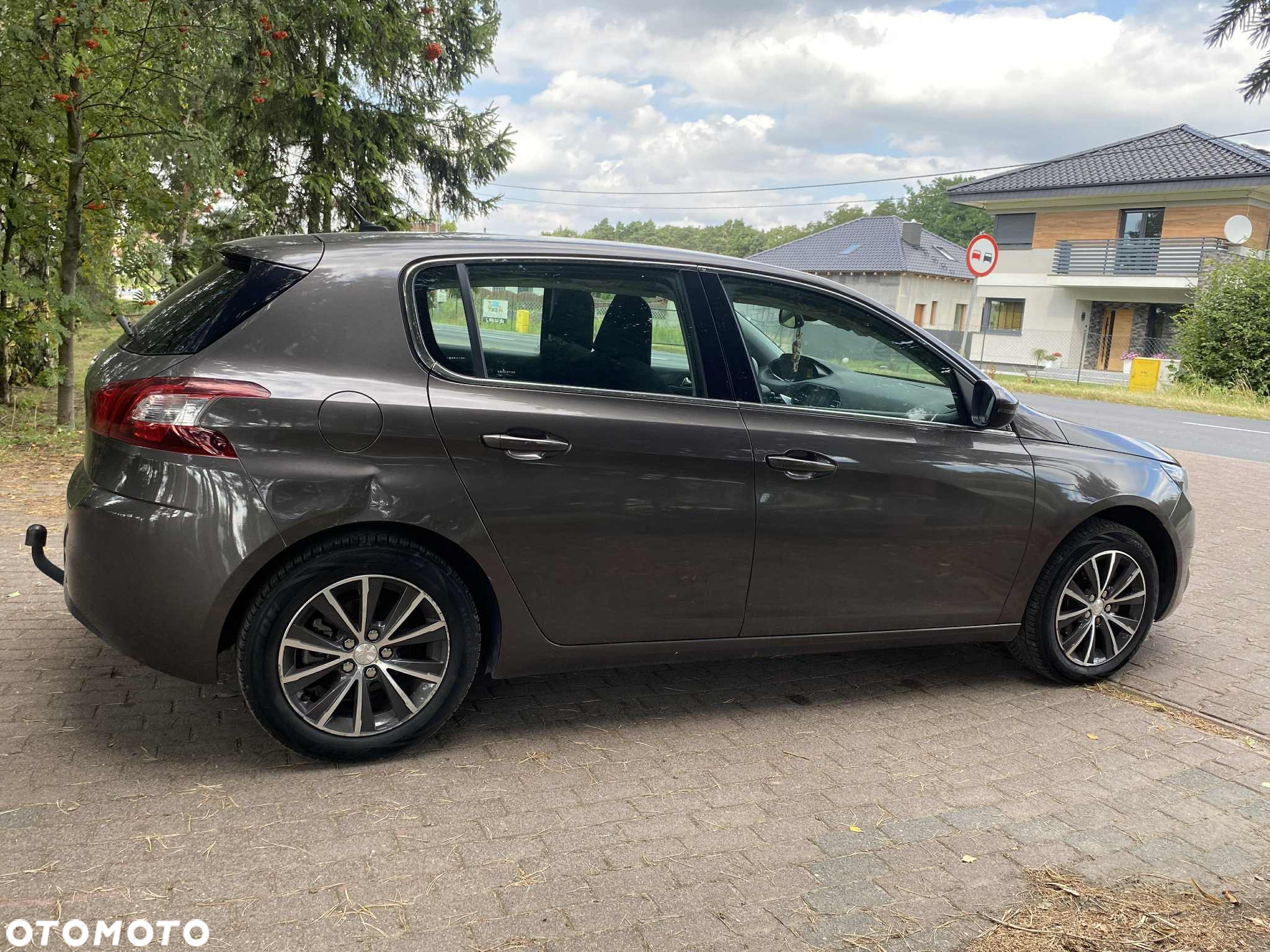 Peugeot 308 125 THP Allure - 8