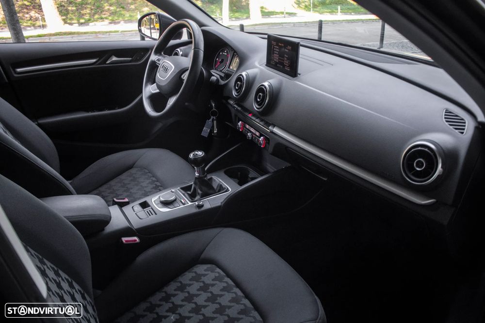 Audi A3 1.6 TDI Attraction - 24