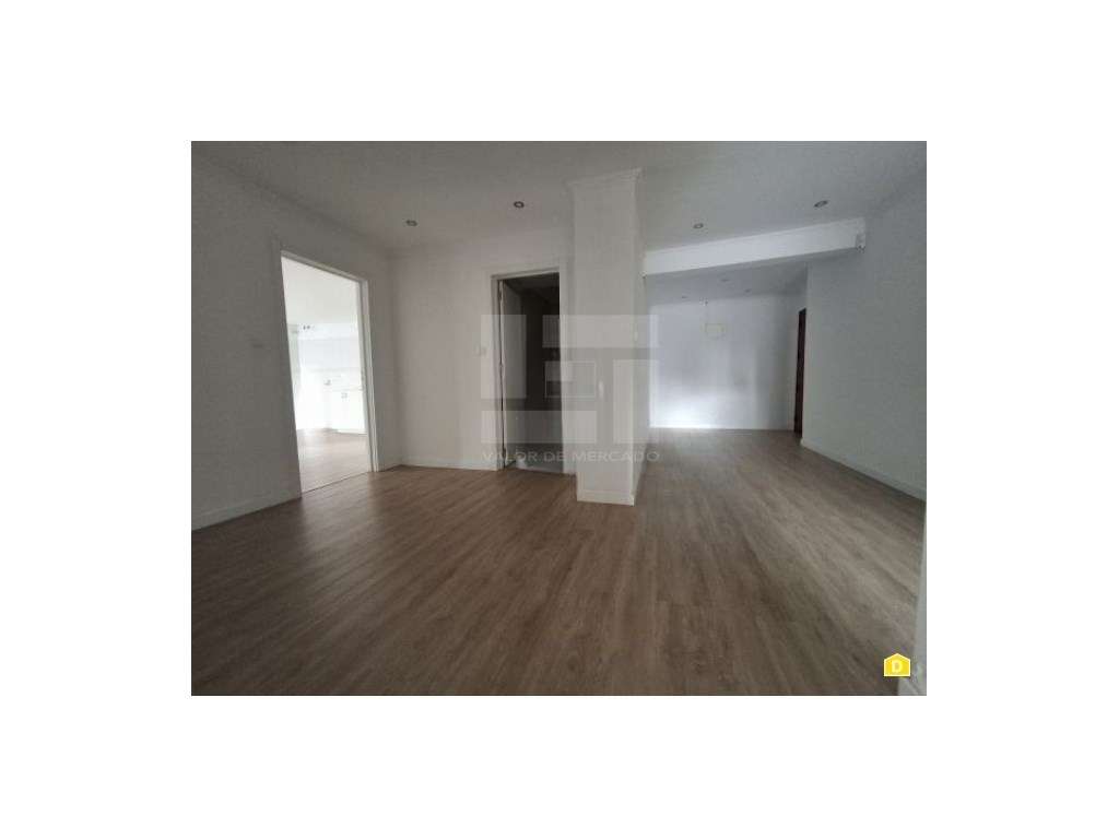 Apartamento T3 localizado na Ramada, concelho de Odivelas - Grande imagem: 3/3