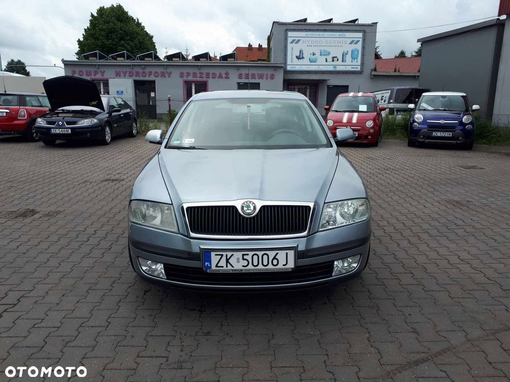 Skoda Octavia 1.6 FSI Ambiente - 2