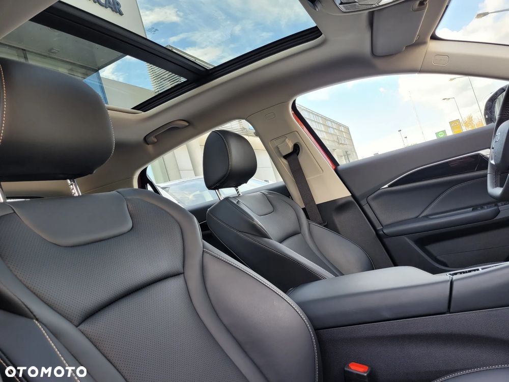 Bestune B70 2.0T Elegance - 30