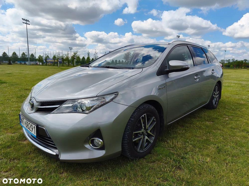 Toyota Auris 1.8 HSD Luna - 2