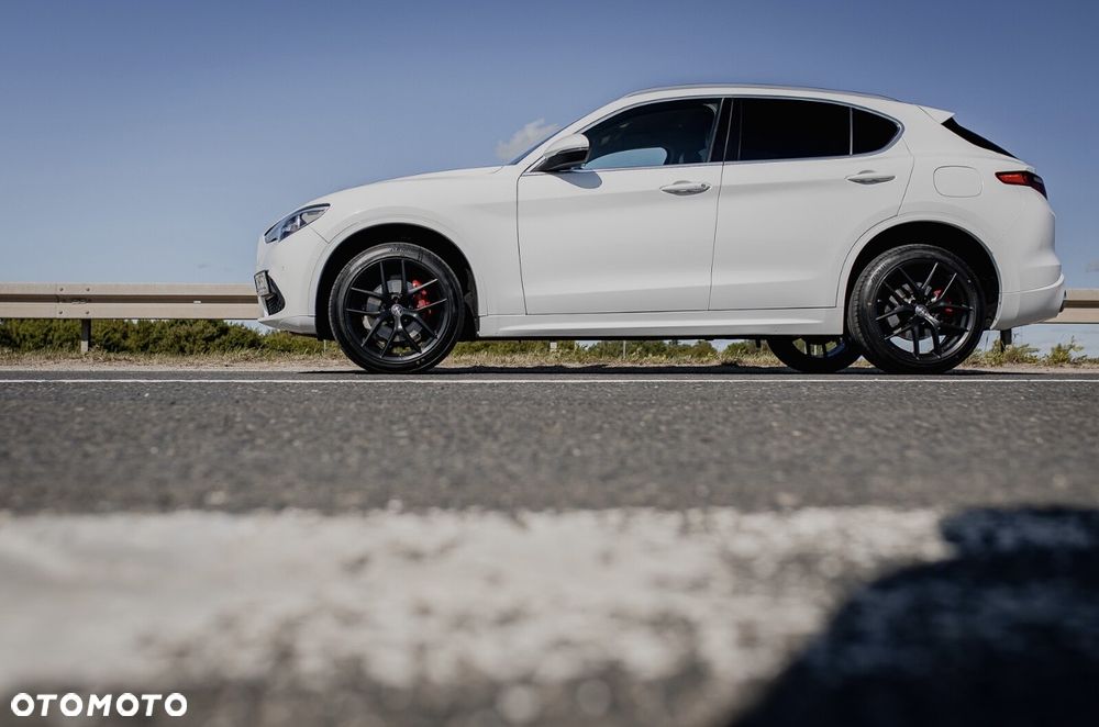 Alfa Romeo Stelvio - 7