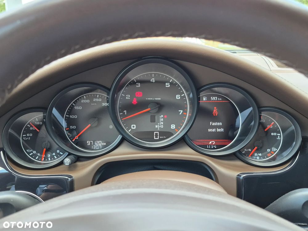 Porsche Panamera 4 Edition - 19