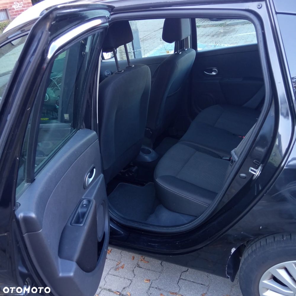 Renault Clio - 6