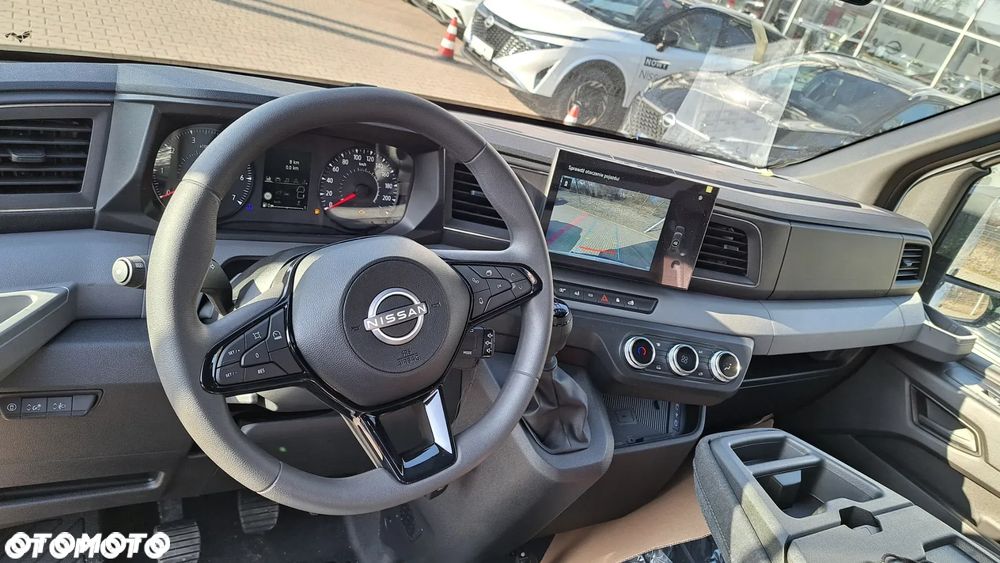 Nissan Interstar - 11