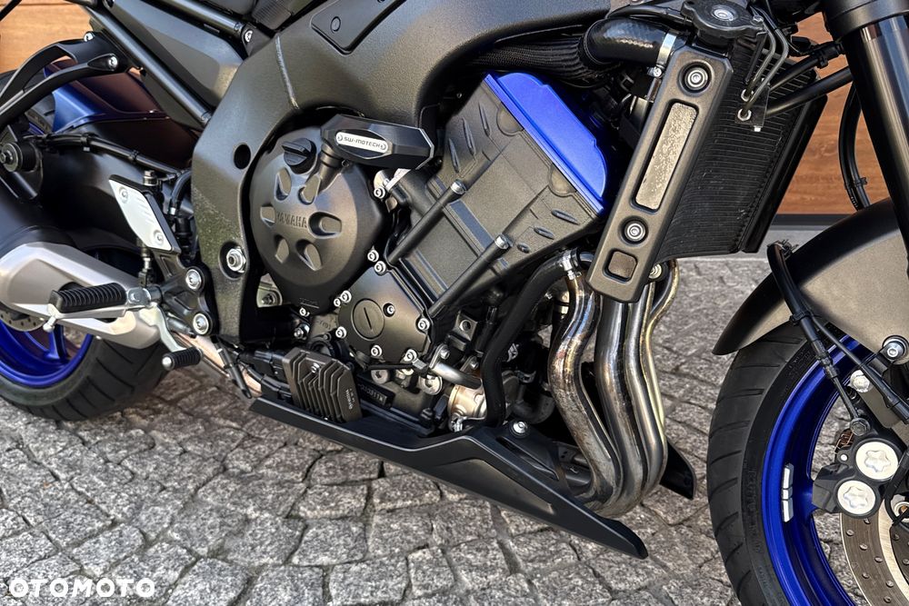 Yamaha FZ8 - 7