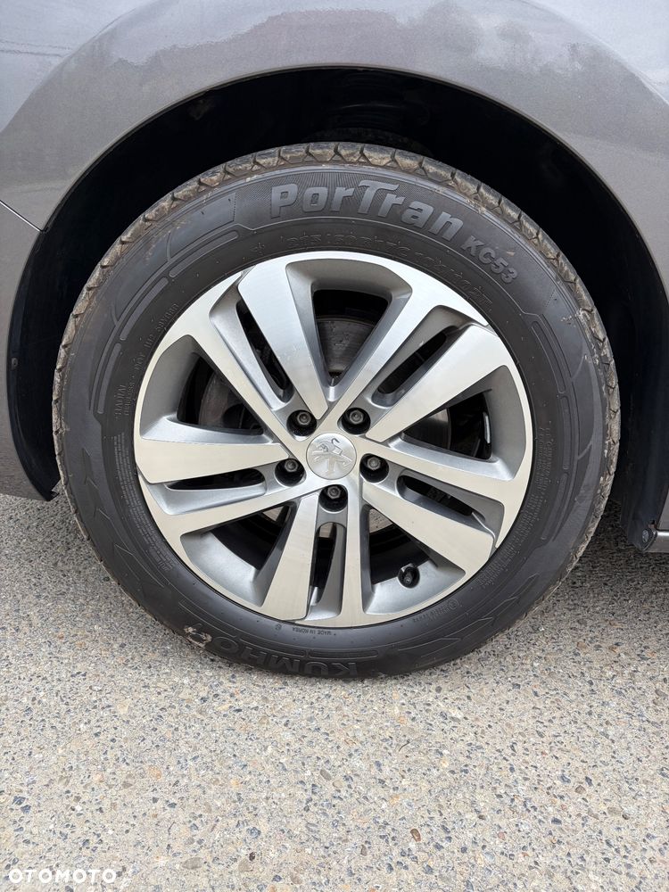 Peugeot Traveller 2.0 BlueHDi Long Business Vip - 37