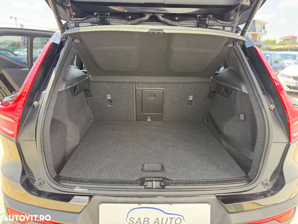 Volvo XC 40 D4 AWD Geartronic Momentum - 19