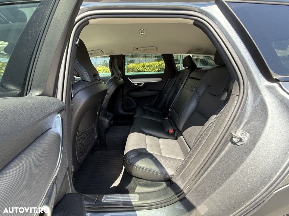 Volvo V90 Cross Country D4 AWD Geartronic - 13
