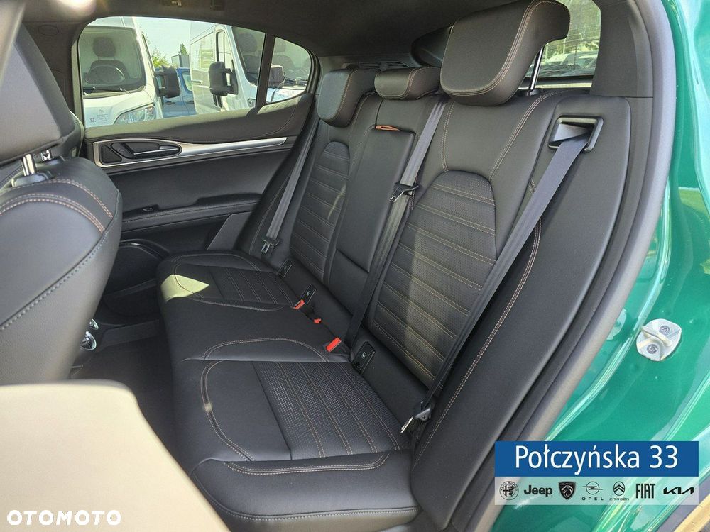 Alfa Romeo Stelvio - 17