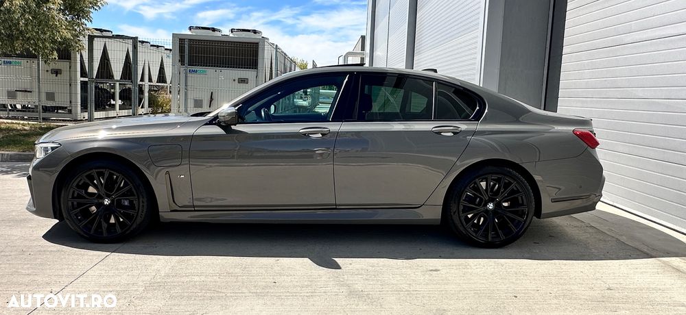 BMW Seria 7 745e - 5