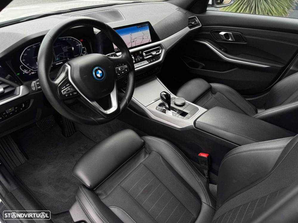BMW 320 e Touring Corporate Edition Auto - 2