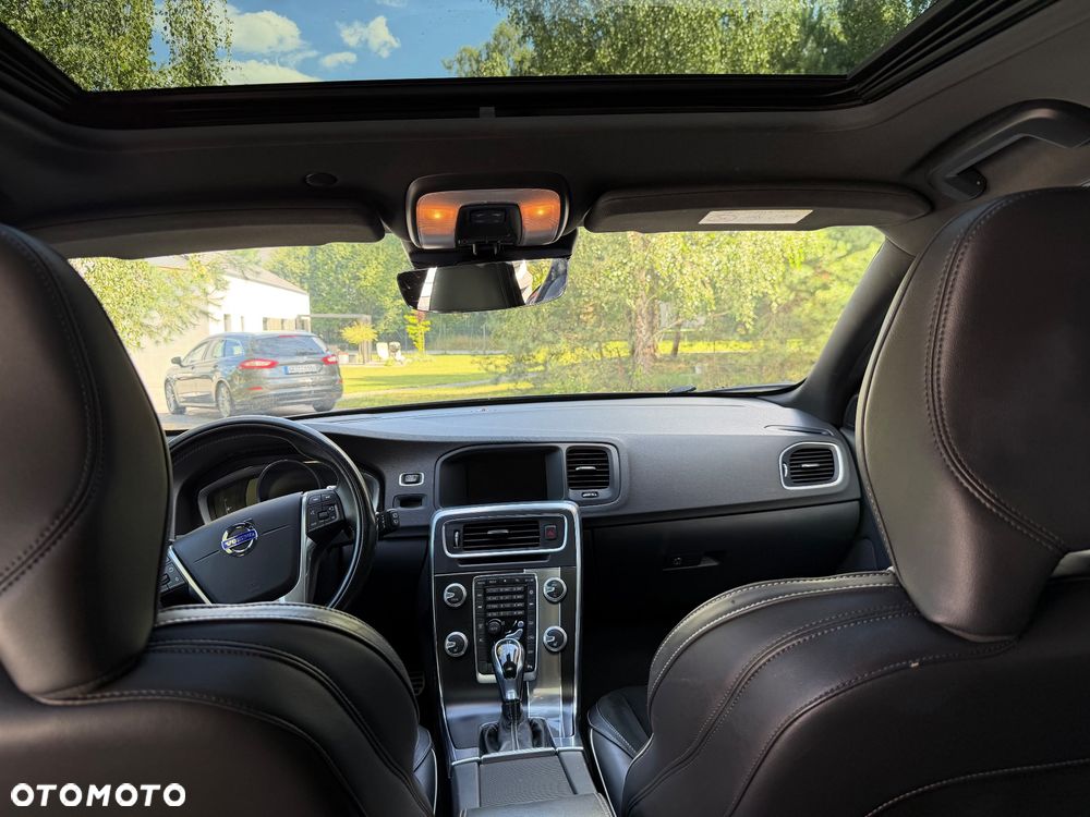 Volvo V60 T6 Drive-E R-Design Summum - 14