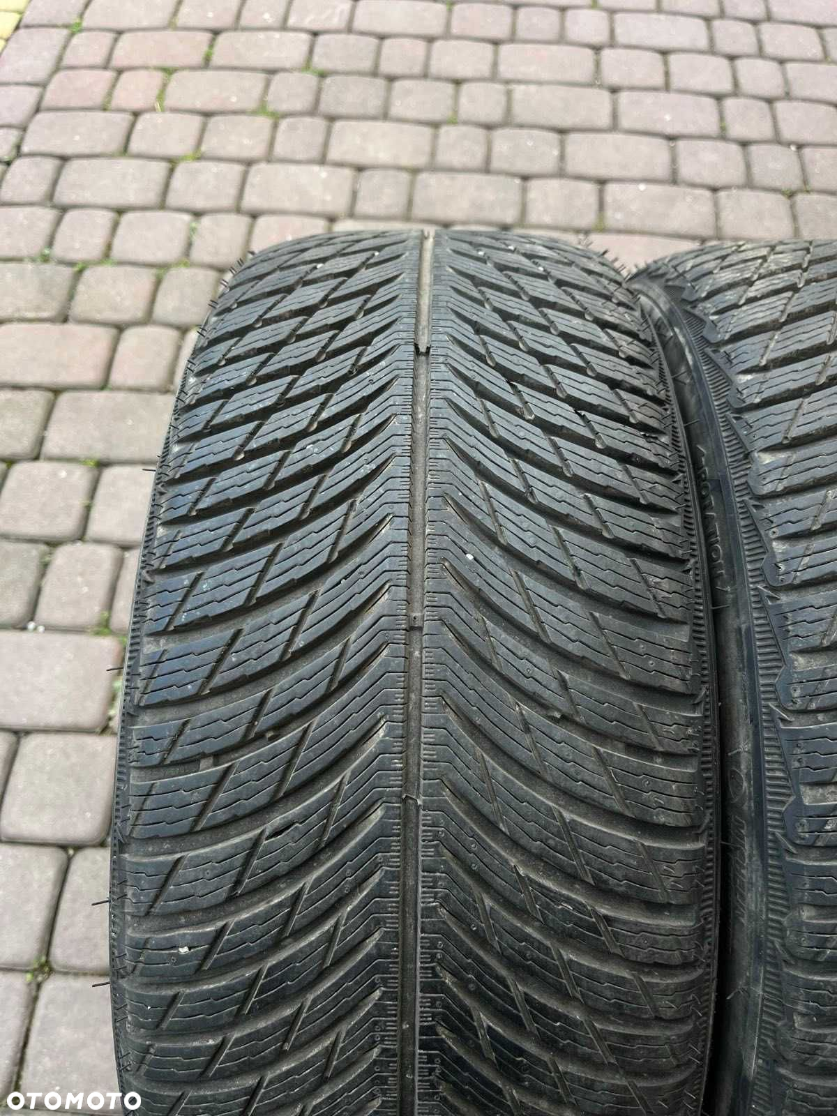 Opony Michelin Pilot Alpin 5 235/40/19 96 W XL  4x7mm - 4