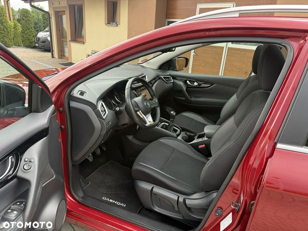 Nissan Qashqai 1.3 DIG-T N-WAY - 22