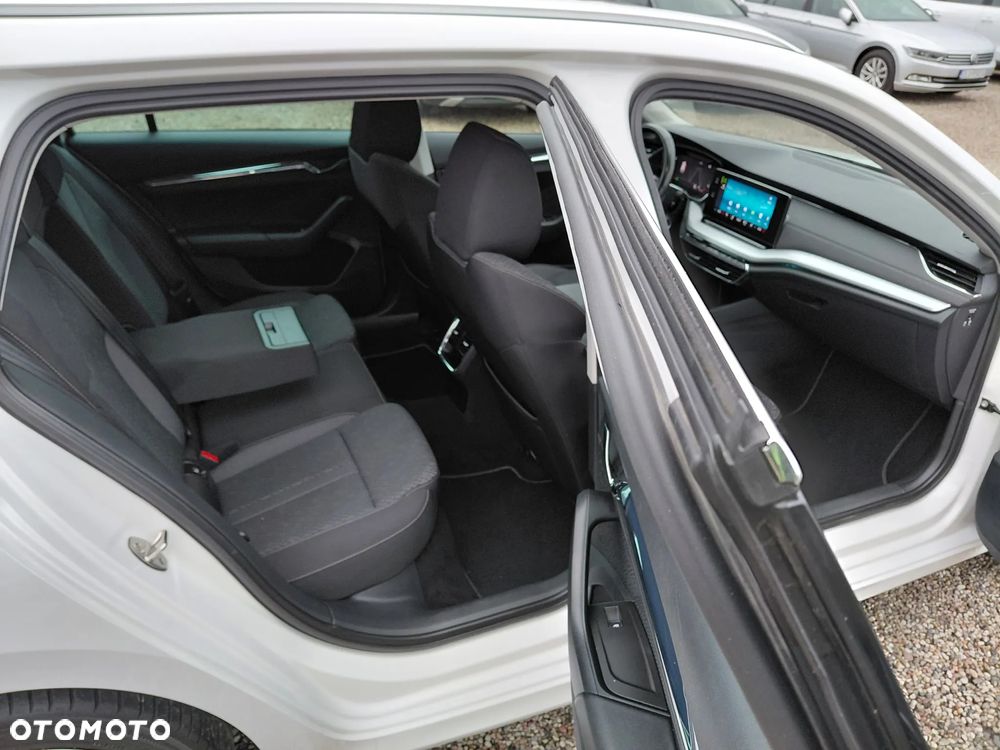 Skoda Octavia 2.0 TDI SCR Style DSG - 17