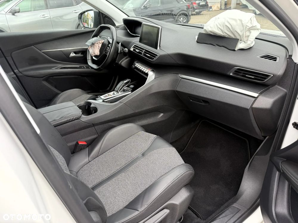 Peugeot 3008 BlueHDi 130 Stop & Start EAT8 Allure Pack - 10