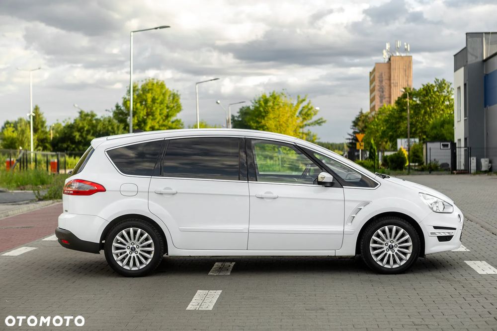Ford S-Max - 11
