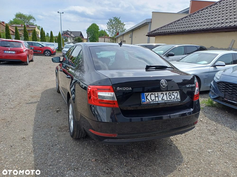 Skoda Octavia 1.6 TDI DSG Clever - 5