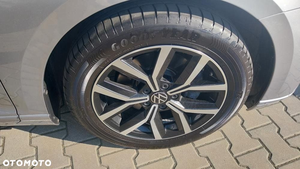 Volkswagen Passat - 10