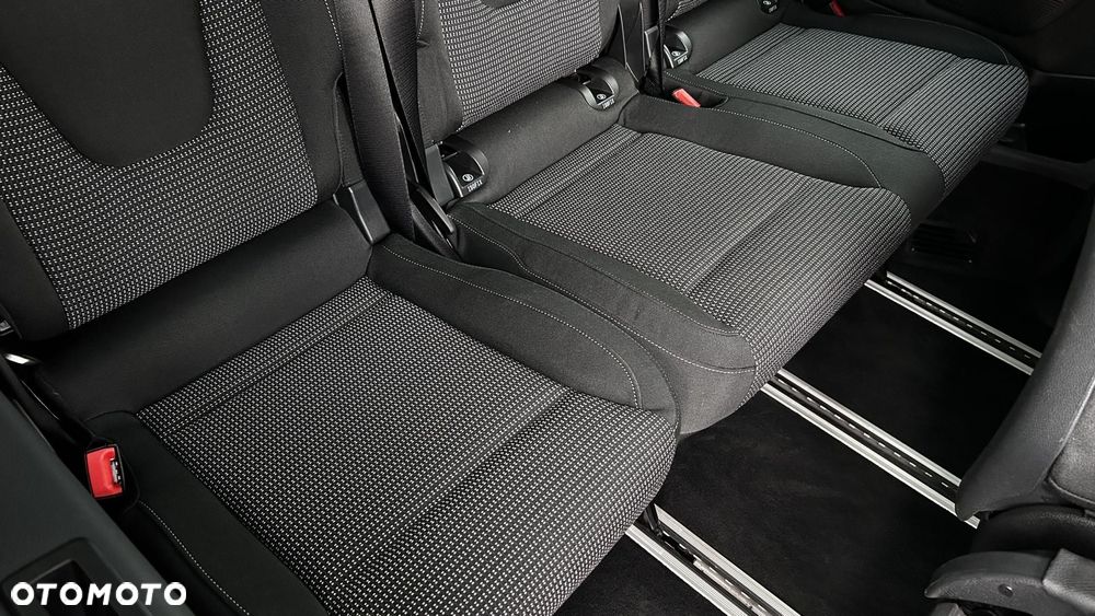 Mercedes-Benz Klasa V - 22