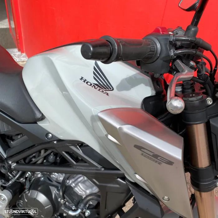 Honda CB 125R - 7