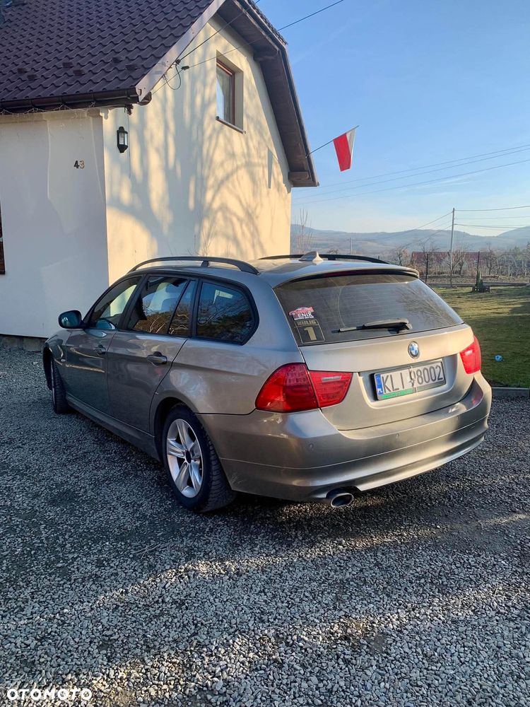 BMW Seria 3 320d xDrive DPF - 4
