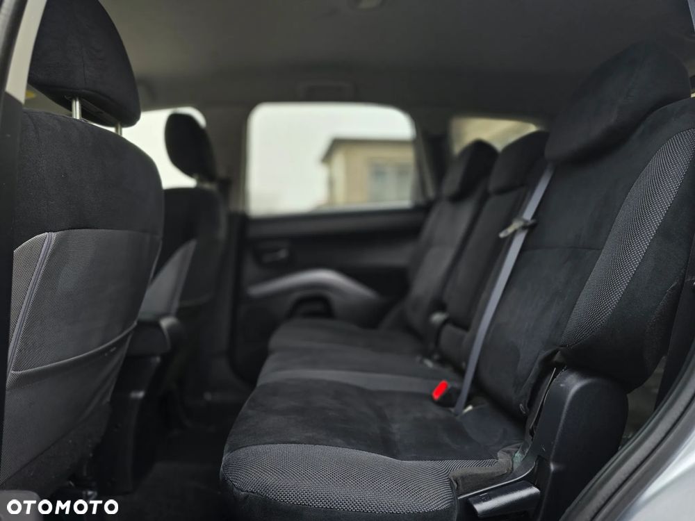 Mitsubishi Outlander - 15
