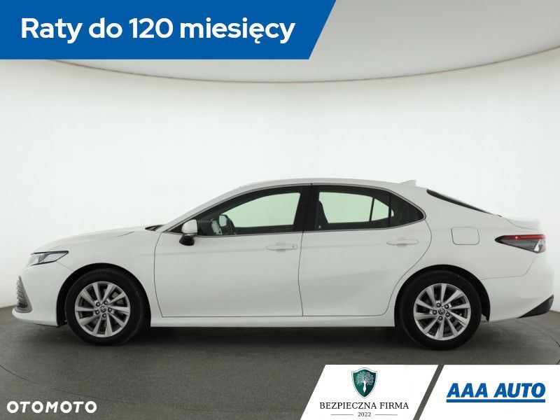 Toyota Camry - 4