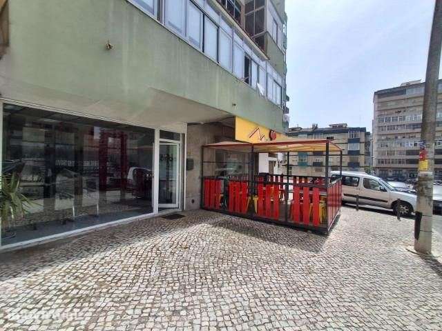 Loja no Cacém junto à Avenida dos Bons Amigos - Grande imagem: 2/13