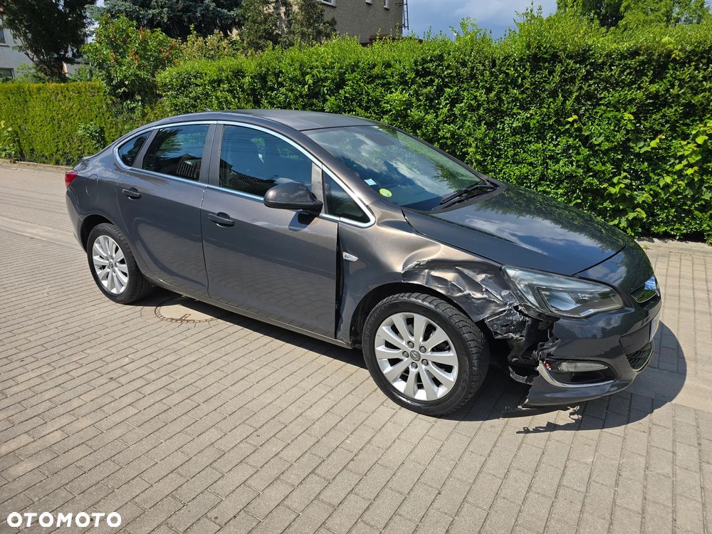 Opel Astra 1.6 CDTI DPF ecoFLEX Start/Stop Exklusiv - 2