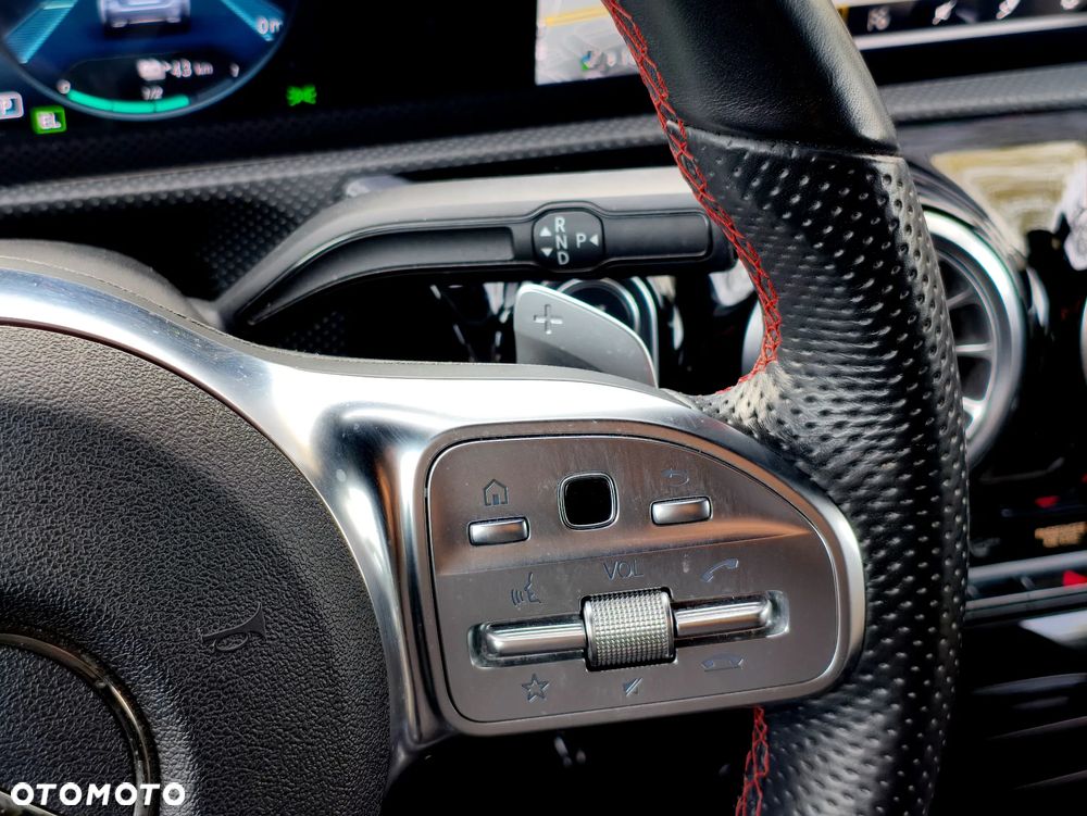 Mercedes-Benz CLA 250 E AMG Line 8G-DCT - 17