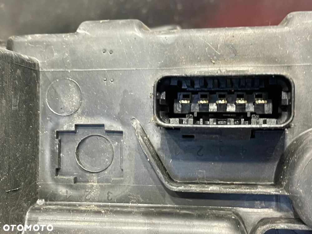 Lampa prawa prawy przód RENAULT CLIO III - 9