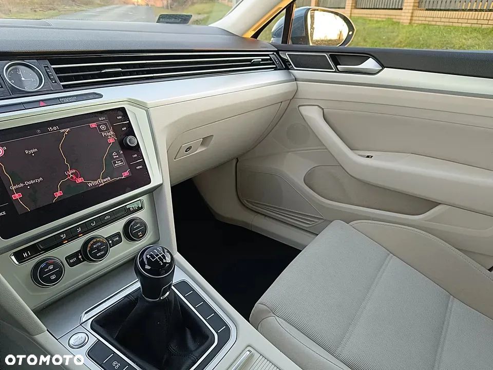 Volkswagen Passat - 22